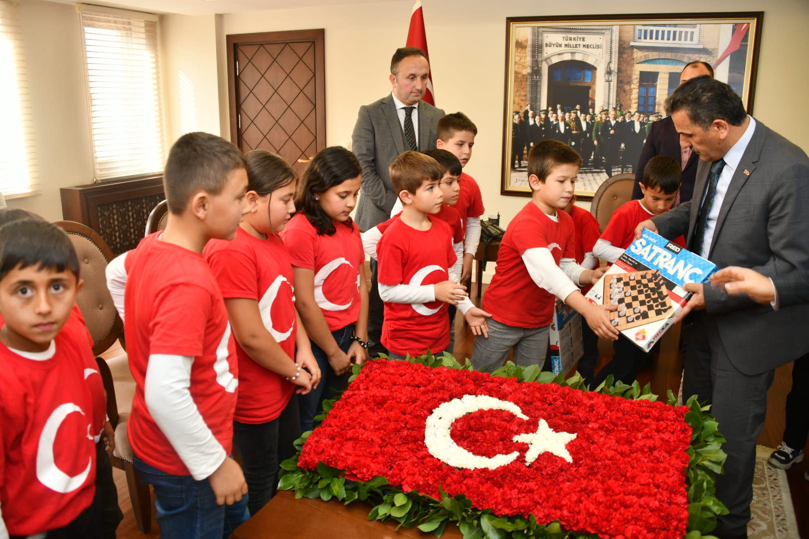 Vali’ye Cumhurbaşkanını anlattılar